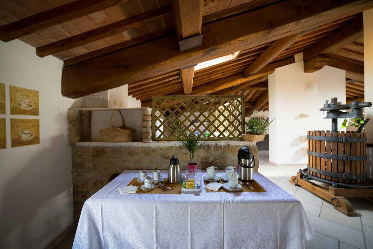 Casolar Del Pellegrino Bed & Breakfast San Gimignano Ngoại thất bức ảnh